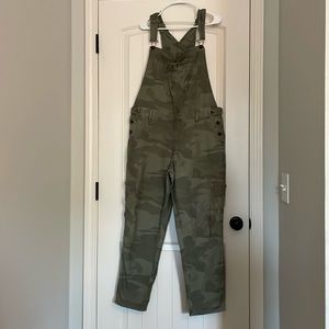 Oversized Abercrombie & Fritch camo overalls.